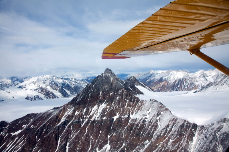 Vliegen over het gletsjergebied van Kluane National Park, camper, camperreis, rondreis, vakantie