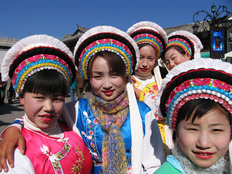 Inwoners van Dali (provincie Yunnan, China) in traditionele Bai-kleding.