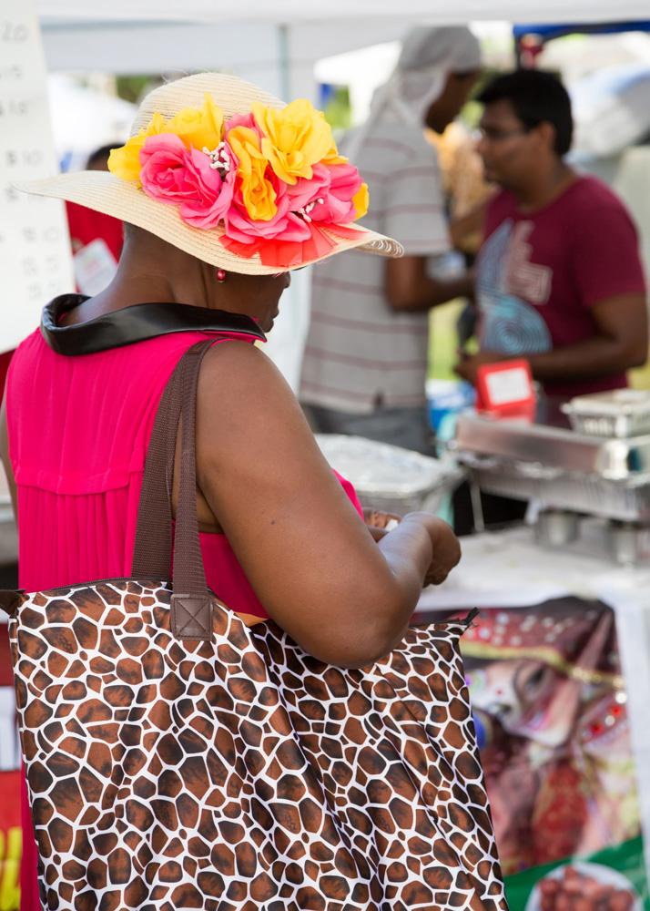 Street food in Queen's Park op Barbados. 