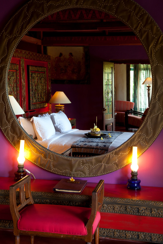 Een van de luxe kamers in hotel Tugu Bali op Bali, Indonesie
