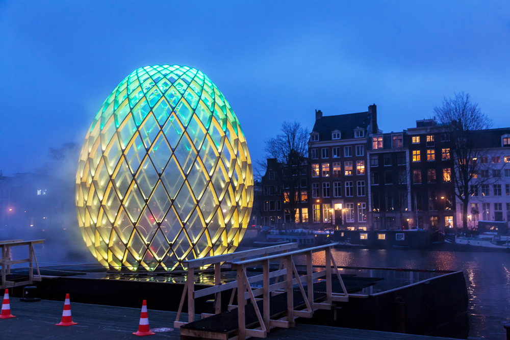 Amsterdam Light Festival, een jaarlijks terugkerend festival met licht-sculpturen
