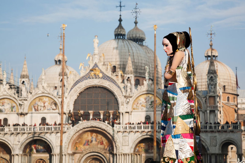 Klimt kostuum tijdens het carnaval in Venetie, Italie