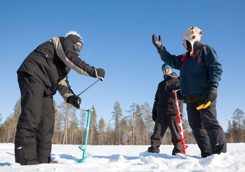 Wintersport in Lapland: rendierraces en ijsvissen