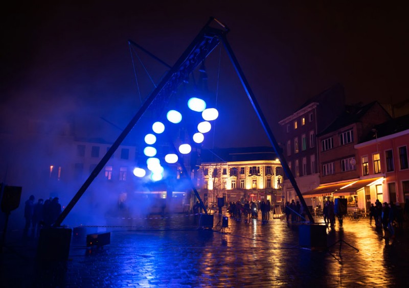 Lichtfestival Gent Belgie Ivo Schoofs - Large Pendulum Wave