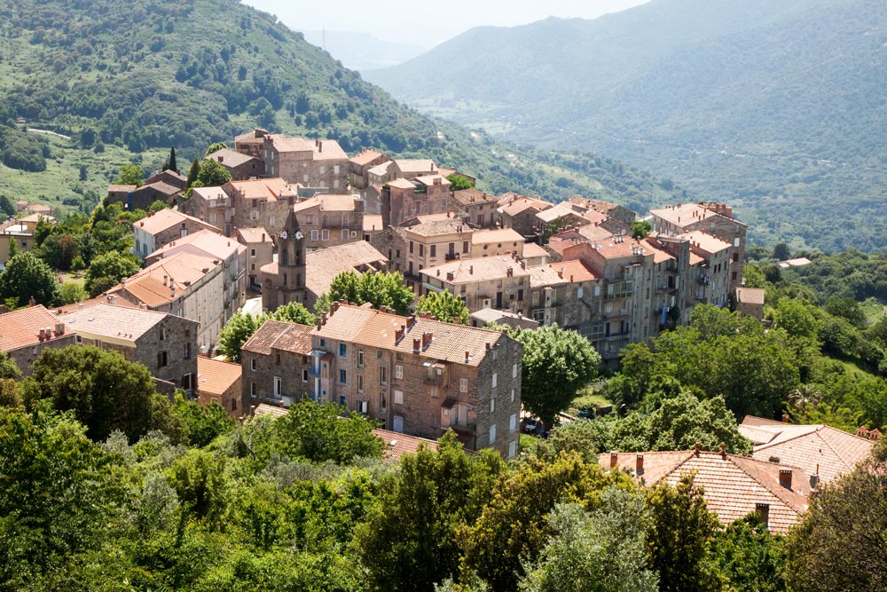 Vakantie Corsica: menhirs en ongerepte natuur