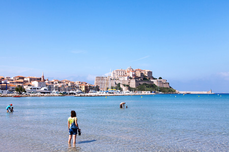 Rondreis Corsica, Frankrijk: naar het strand in Calvi