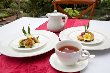 Ubud, Bali, Indonesie: afternoon tea bij hotel Plataran Ubud