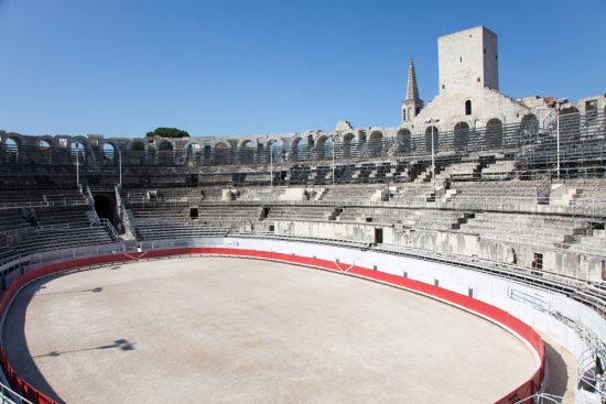 Het oude Romeinse amfitheater (de arena) in Arles, Frankrijk