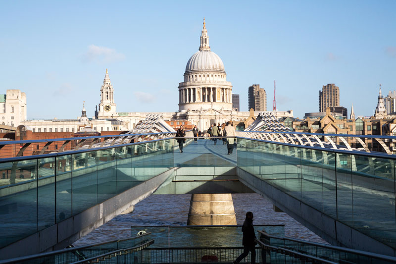 Hotspots stedentrip Londen Engeland bezienswaardigheden millennium bridge