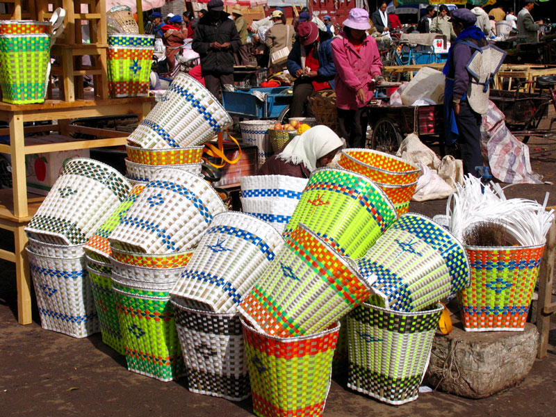 De markt in UNESCO stad Lijiang in de provincie Yunnan in China.