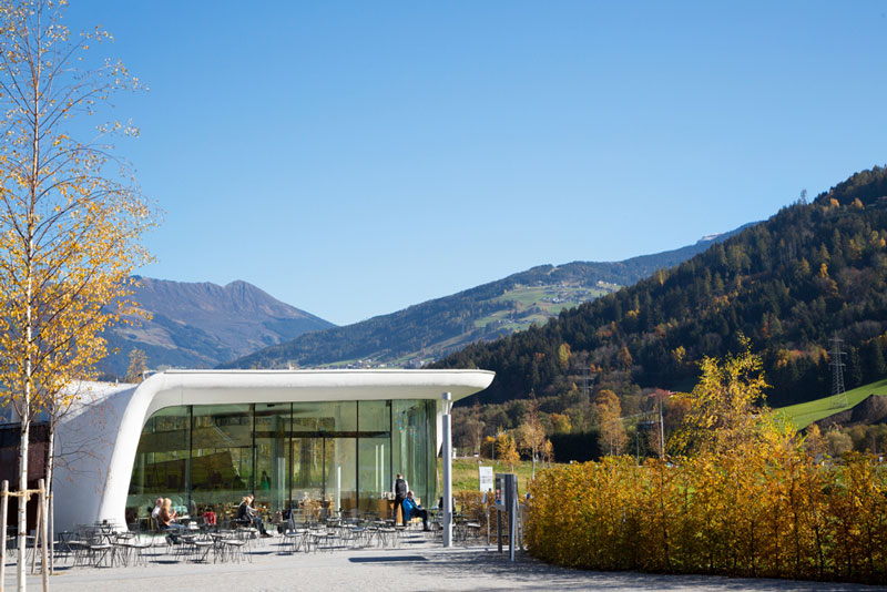 Cafe en restaurant Daniels in Kristallwelten van Swarovski in Wattens, vlakbij Innsbruck, Oostenrijk