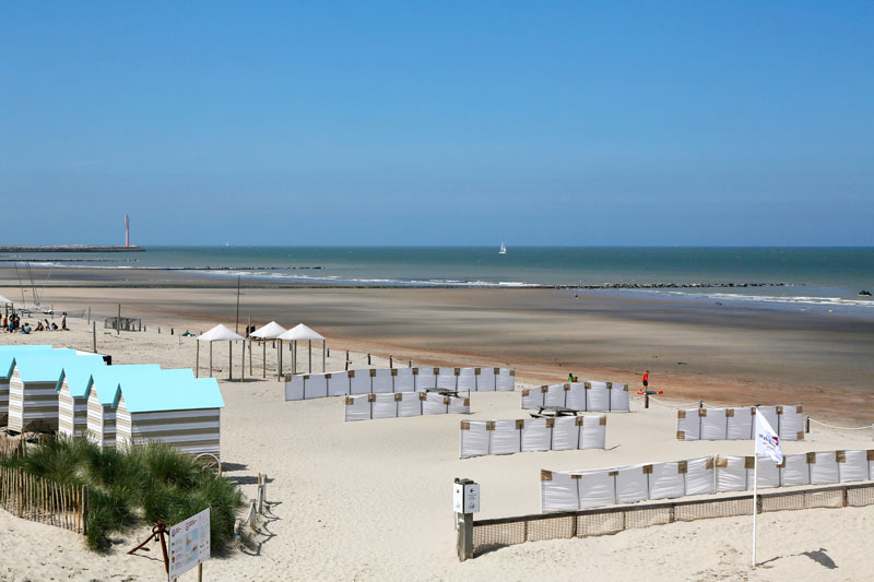 Beachclub Twins in Bredene voor sportieve activiteiten in zee en op het strand.