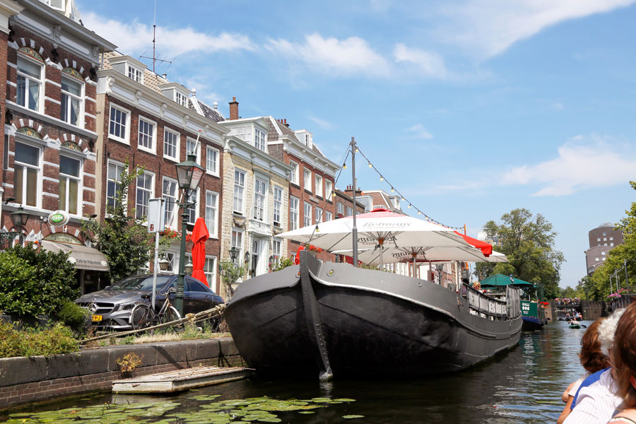 Stedentrip Den Haag: even het water op met een rondvaart van de Ooievaart.