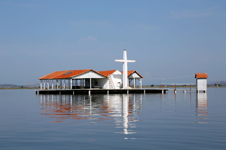 Een van de kerken in de Mesolonghi lagune in Griekenland.