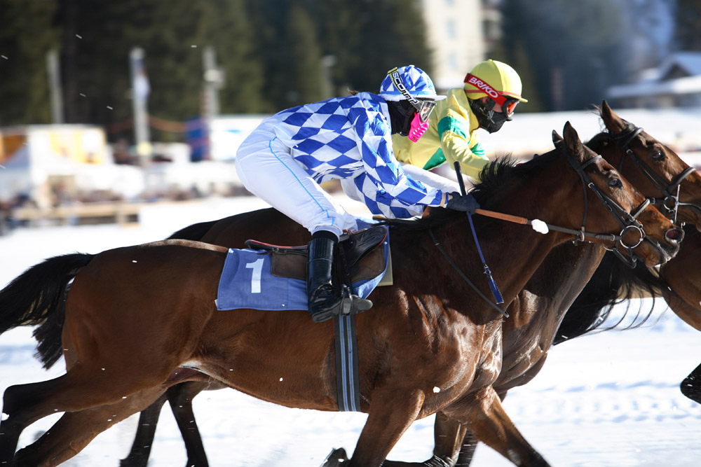 Arosa, luxe wintersport en paardenraces