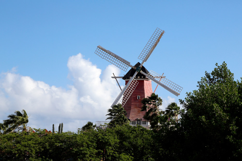 De enige windmolen op Aruba, vlakbij het Bubali vogelreservaat