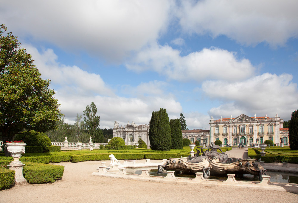 Het Palacio Real de Queluz ligt tussen Sintra en Lissabon (Portugal) in.