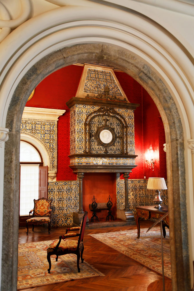 Een kamer in het paleis Condes de Castro Guimarães 