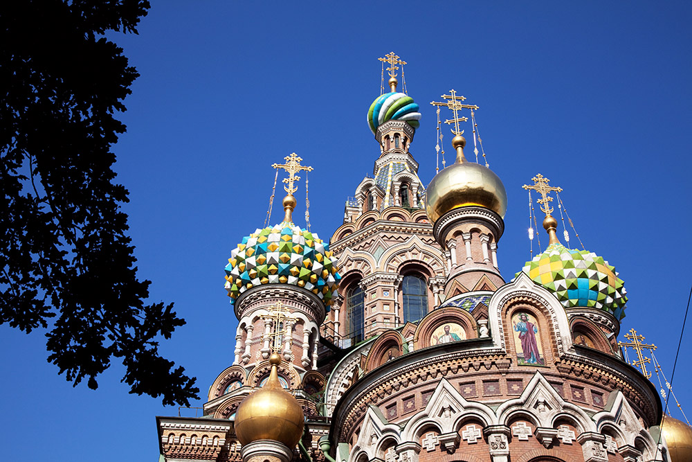 De koepels van de Opstandingskerk in St Petersburg