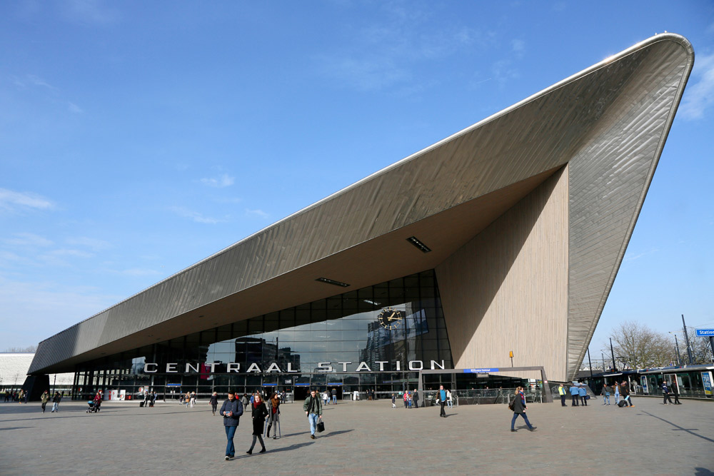Het treinstation Rotterdam Centraal , een mooie binnenkomer