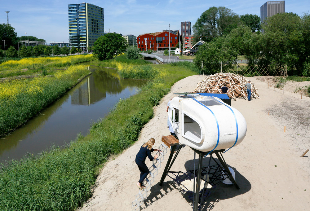 De Sleeping Pod van Studio Made By op de Urban Campsite Amsterdam, Science Park