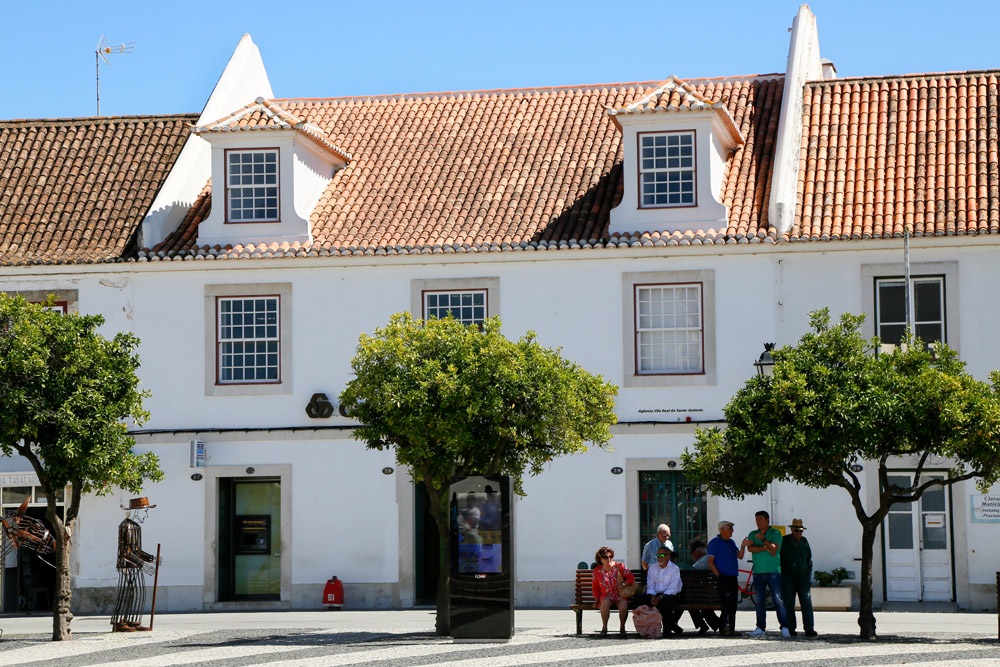 Hangouderen in Vila Real de Santo António , Algarve, Portugal