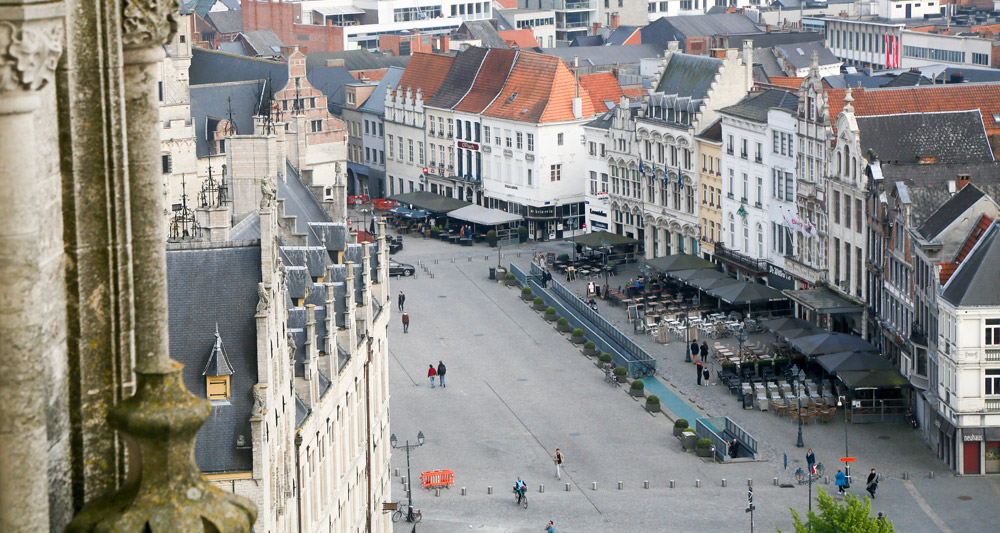 Mechelen gezien vanuit de Sint-Romboutstoren - Stedentrip Mechelen, Belgie. bezienswaardigheid de Sint Romboutstoren