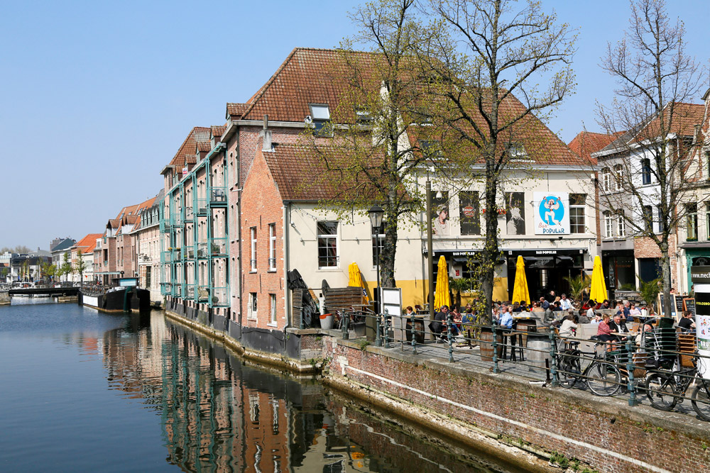 De Vismarkt aan de Dijle, een mooie plek voor een aperitiefStedentrip Mechelen, Belgie. 