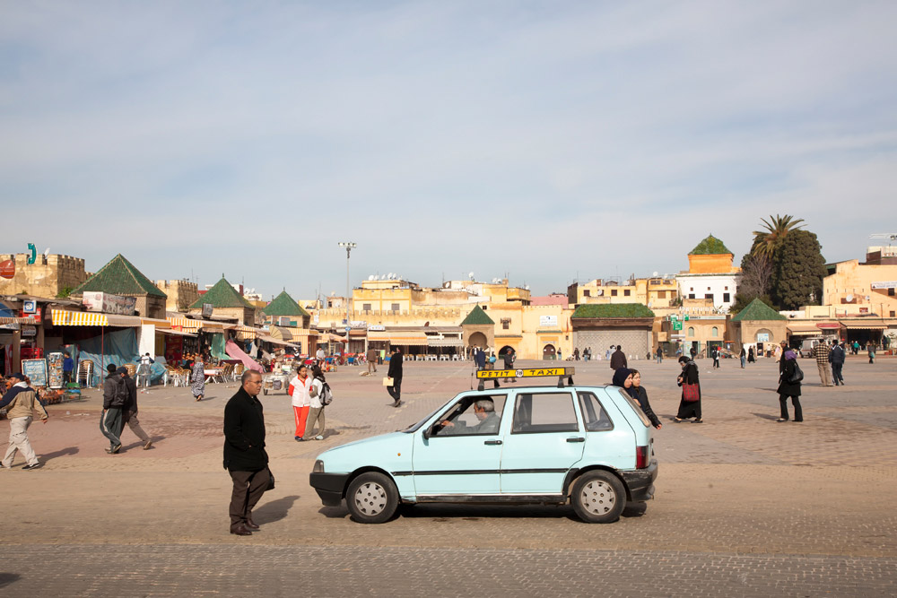 Het centrale plein in Meknes, Rondreis Marokko, koningssteden, camperrondreis,