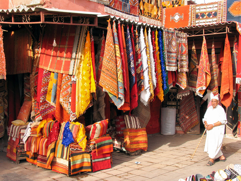 De tapijtsouk in Marrakech, Rondreis Marokko, koningssteden, camperrondreis,
