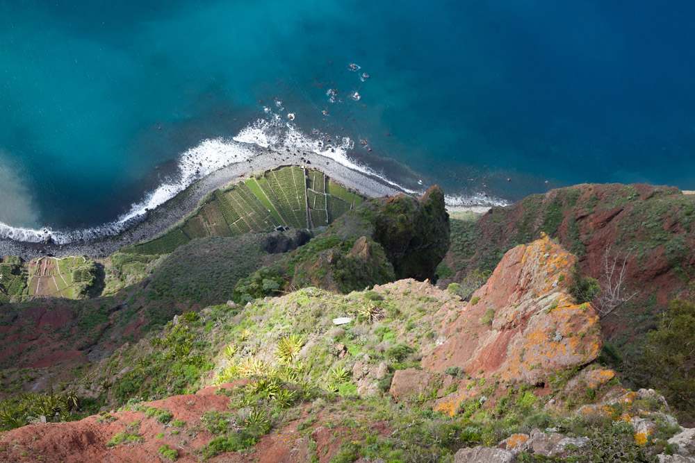 Uitkijkpunt Cabo Girao met kliffen van 580 meter hoogte. - Vakantie op bloemeneiland Madeira, Portugal