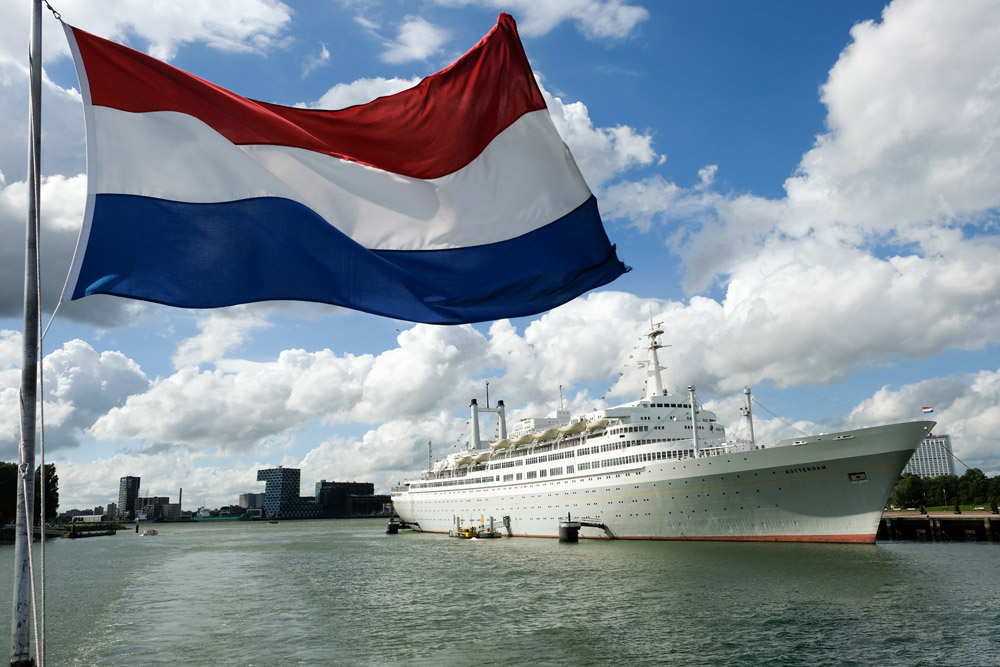Hotel, De SS Rotterdam, het grootste cruiseschip ooit in Nederland gebouwd. Katendrecht, Rotterdam