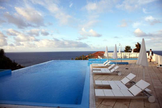 Zalig zwemmen bij Estalagem Ponta do Sol op Madeira. hotels, Madeira, Portugal, rondreis