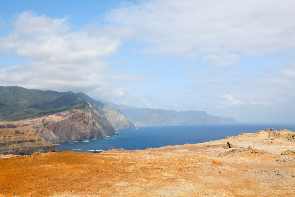 Uitzicht over de kust van Madeira Vakantie op bloemeneiland Madeira, Portugal