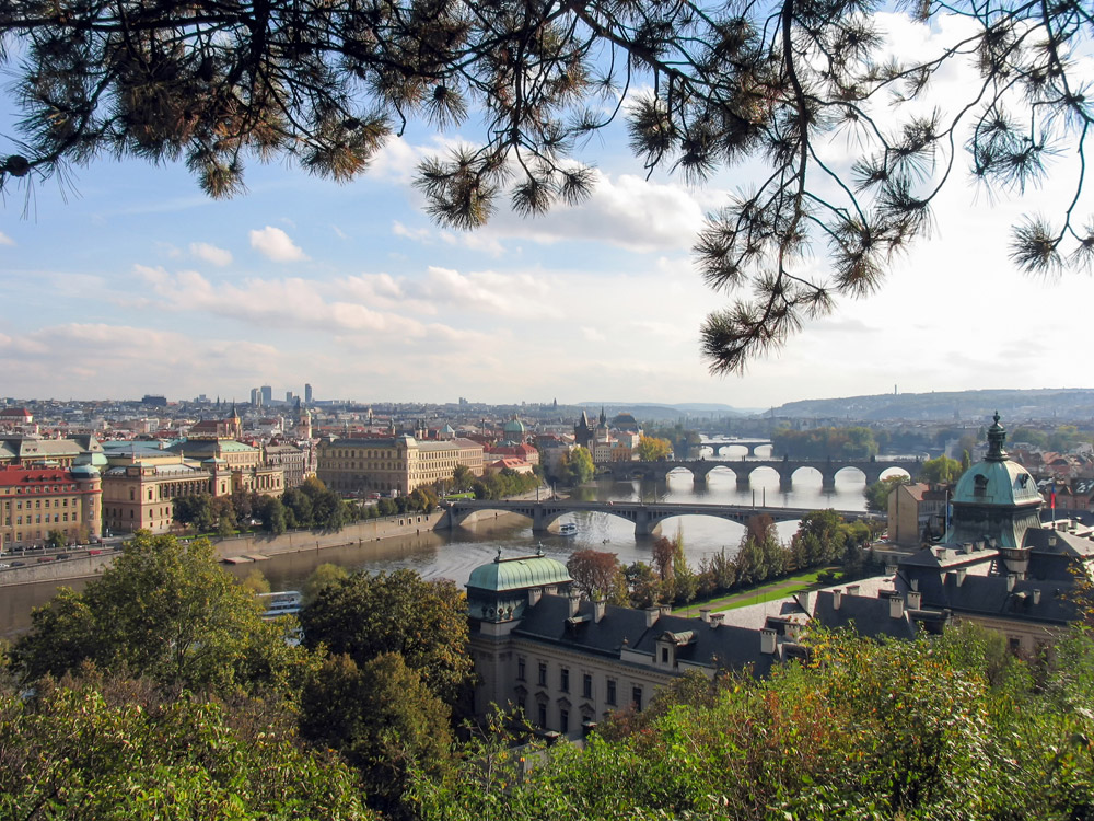 Praag, Tsjechie, De verschillende wijken van Praag worden verbonden door buggen