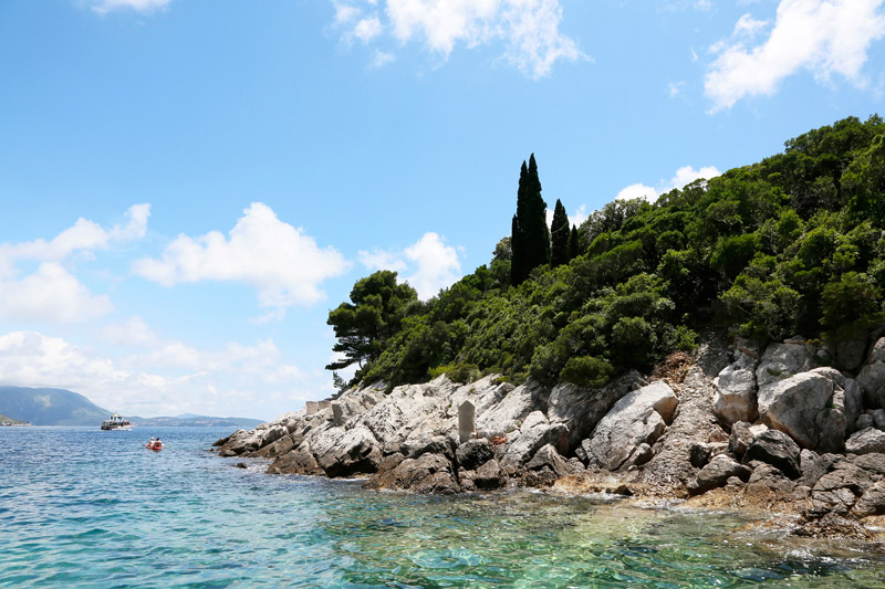 Heerlijk zwemmen bij dit onbewoonde eiland vlakbij Dubrovnik, cruise Middellandse Zee