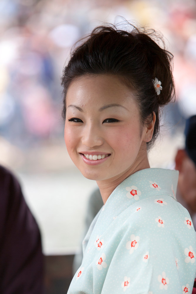 Bezoekster van het Mifune Matsuri festival, stedentrip, rondreis, Kyoto, Japan