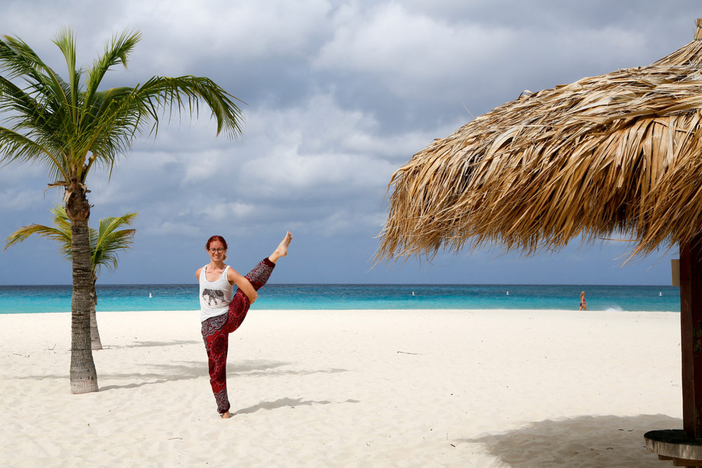 Vakantie Aruba, Zo lijkt het niet eens zo heel moeilijk: yoga bij Manchebo Beach Resort & Spa hotel