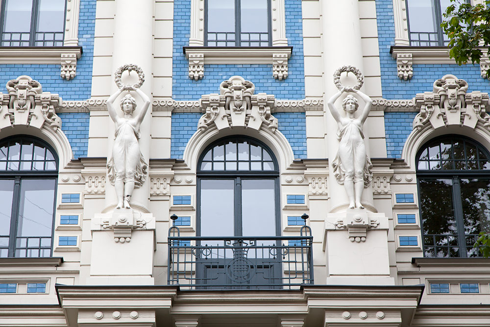 Art-nouveau liefhebbers kijken hun ogen uit in Riga, Letland
