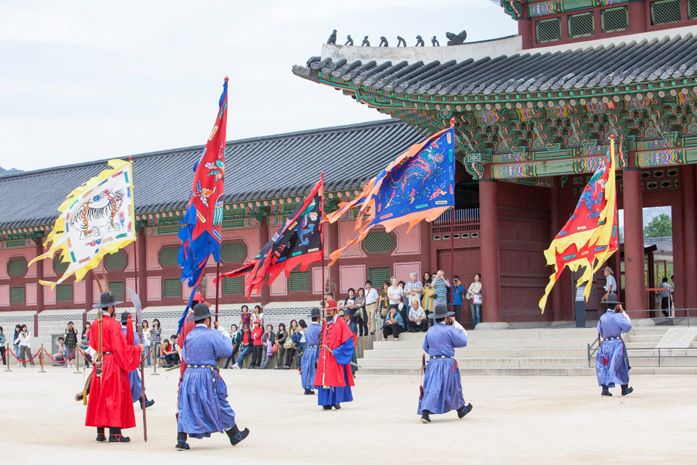 Ceremonie bij het Gyeongbokgung Palace in Seoul, Stedentrip Seoul, rondreis Zuid-Korea