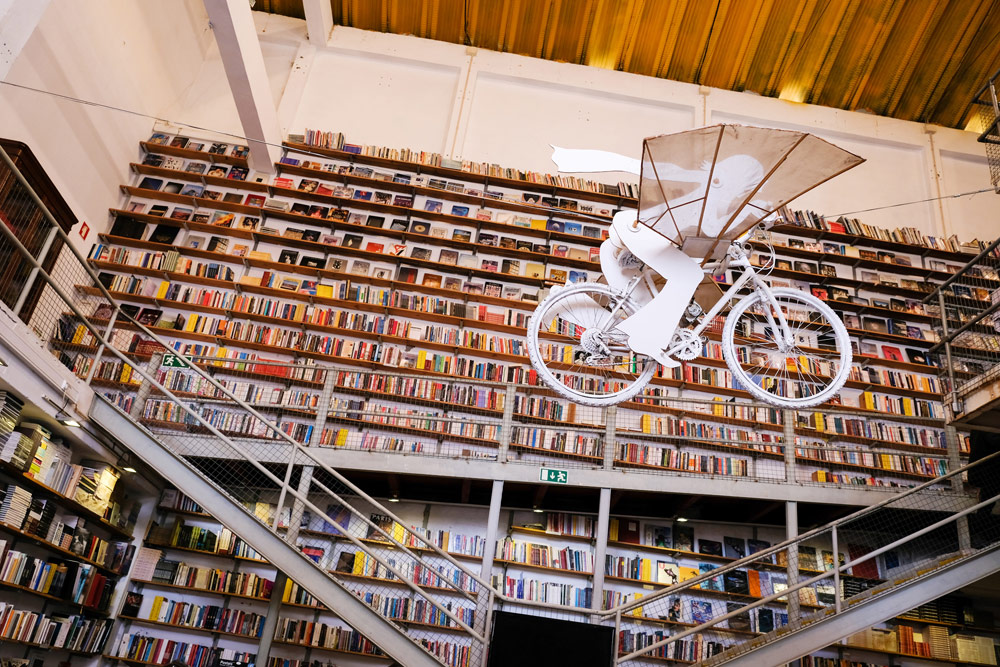 De mooiste boekwinkel van LX Factory: Ler Devagar Stedentrip Lissabon, Portugal, trendy hotspots, bezienswaardigheden