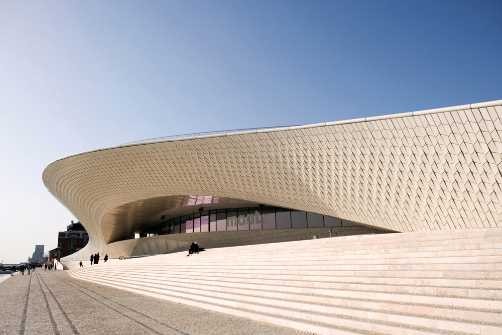 Museum MAAT, ontworpen door Amanda Levete Architects (AL_A) Stedentrip Lissabon, Portugal, trendy hotspots, bezienswaardigheden