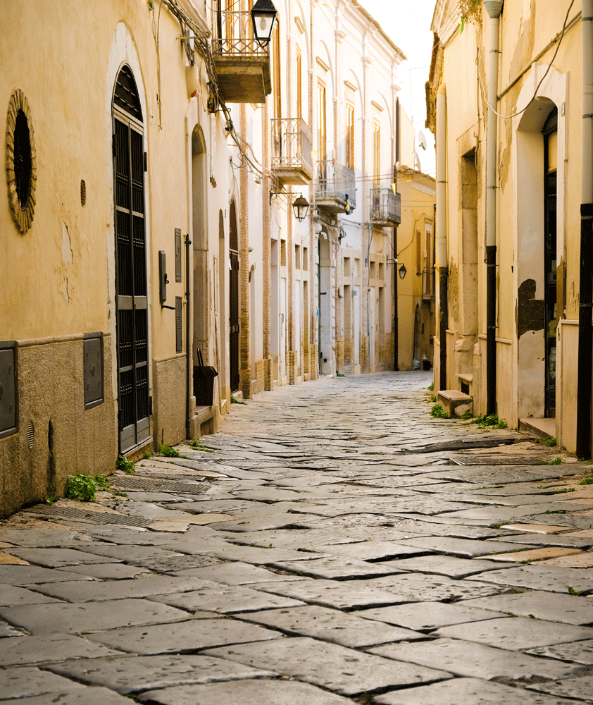 Sfeervolle straten in Lucera in Monti Dauni, Puglia - Puglia, Apulie, Monti Dauni, Italie, vakantie, rondreis, bezienswaardigheden