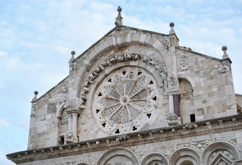De beroemde roosvenster van de kathedraal van Troia - Puglia, Apulie, Monti Dauni, Italie, vakantie, rondreis, bezienswaardigheden