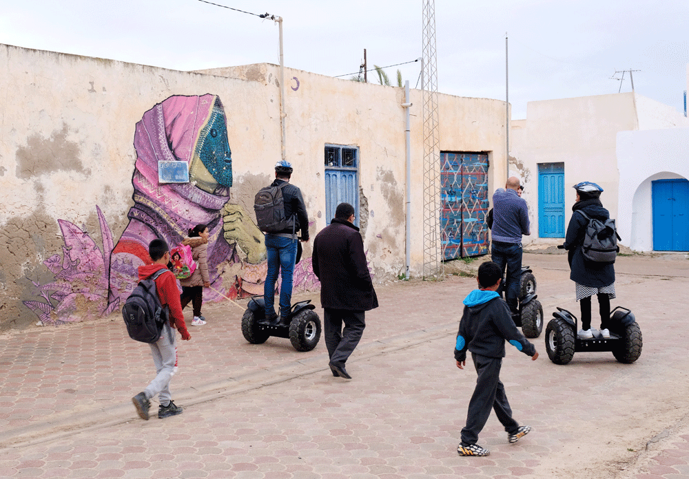 Een segway tour langs street art in Erriadh, Djerba - Vakantie Djerba, Tunesie, rondreis, strandvakantie