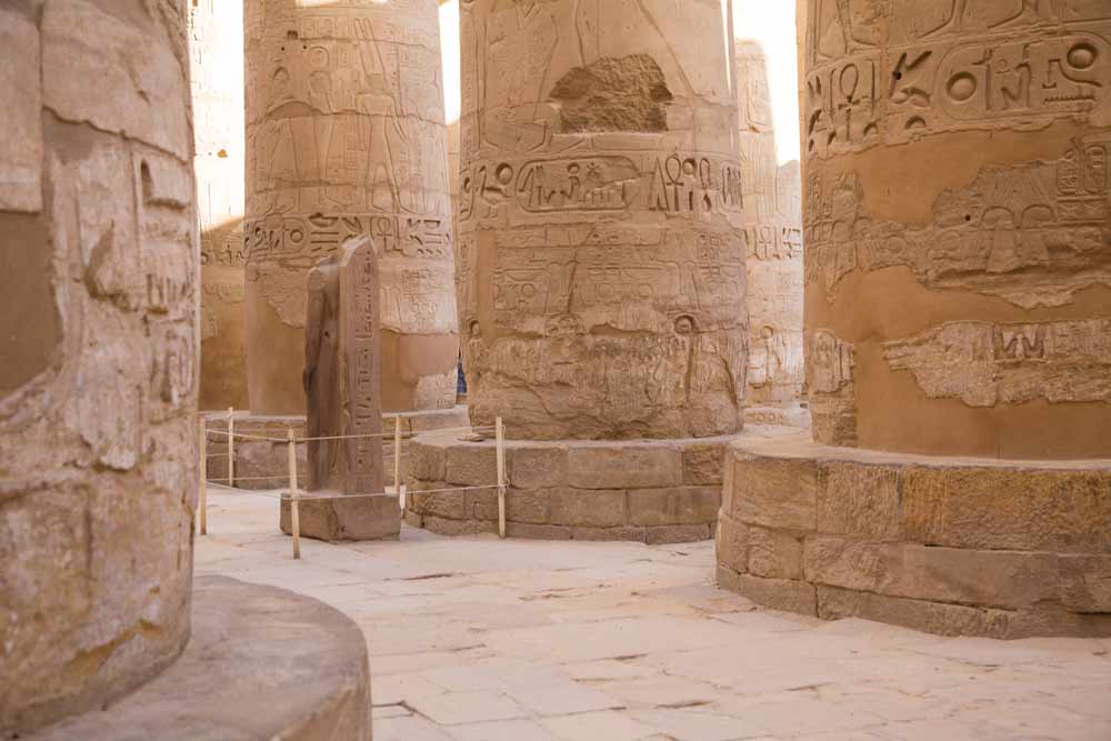 De zuilenzaal van het Karnak tempelcomplex Vakantie Egypte, bezienswaardigheden rondom Hurghada, visum Egypte aanvragen