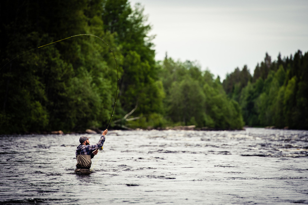 Vissen op wilde zalm in Zweeds Lapland, rondreis Noord-Zweden