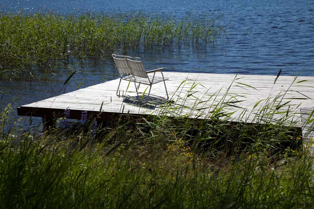 Even relaxen op een steiger tijdens een rondreis Zuid-Zweden