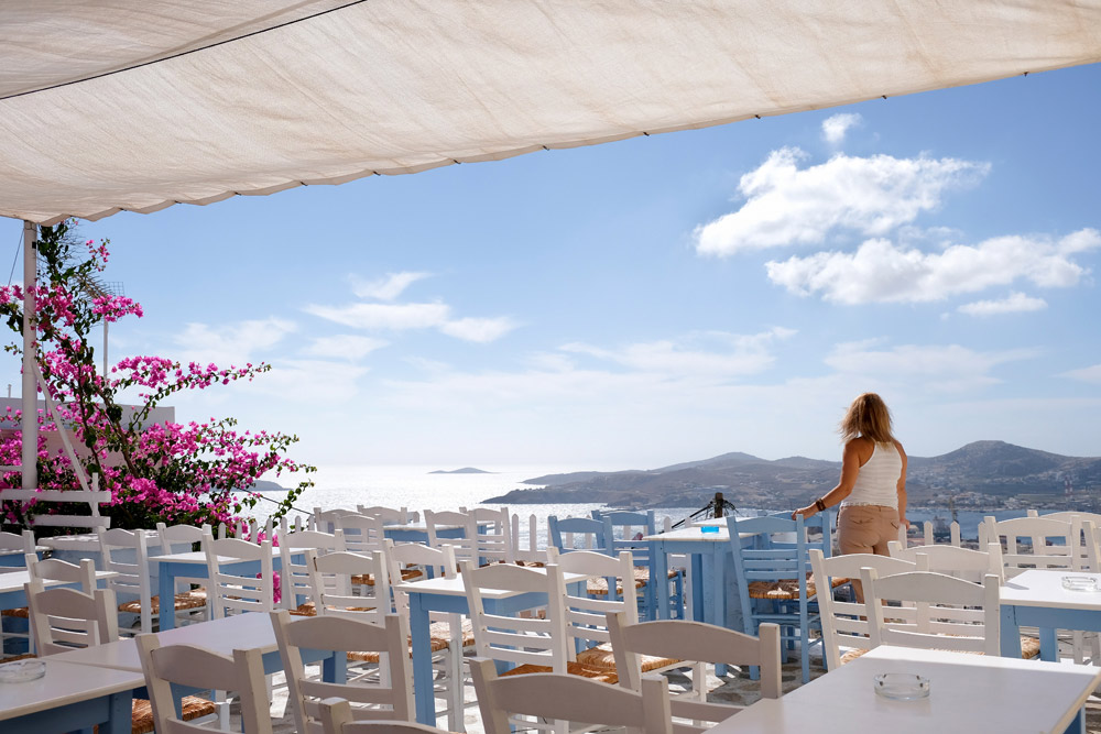 Een van de tofste taverna terrassen van Ano Syros, Fragosyriani