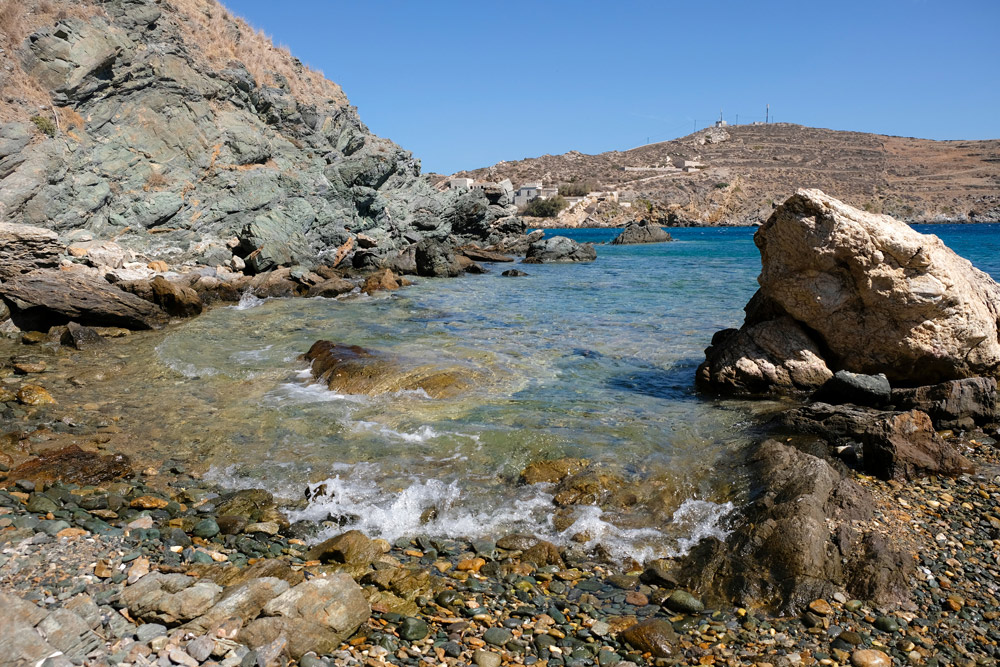 Een intiem baaitje voor twee bij Vari op Syros. Syros, Griekenland, Cycladen, eiland, rondreis, eilandhoppen, hoppen, island,